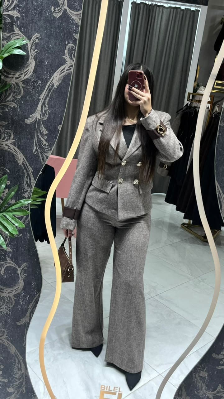 Ensemble  élégant en tweed gris 2