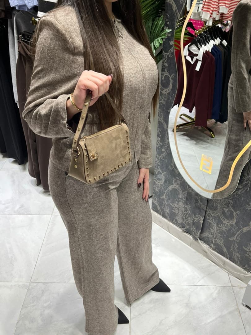 Ensemble  élégant en tweed gris 4