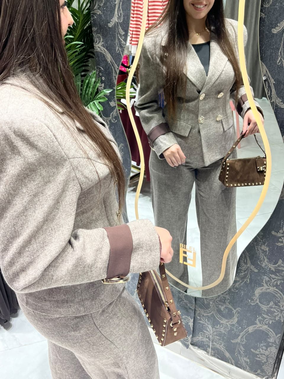 Ensemble  élégant en tweed gris 3
